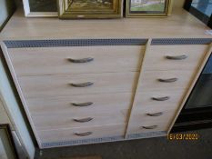 MODERN DRAWER UNIT