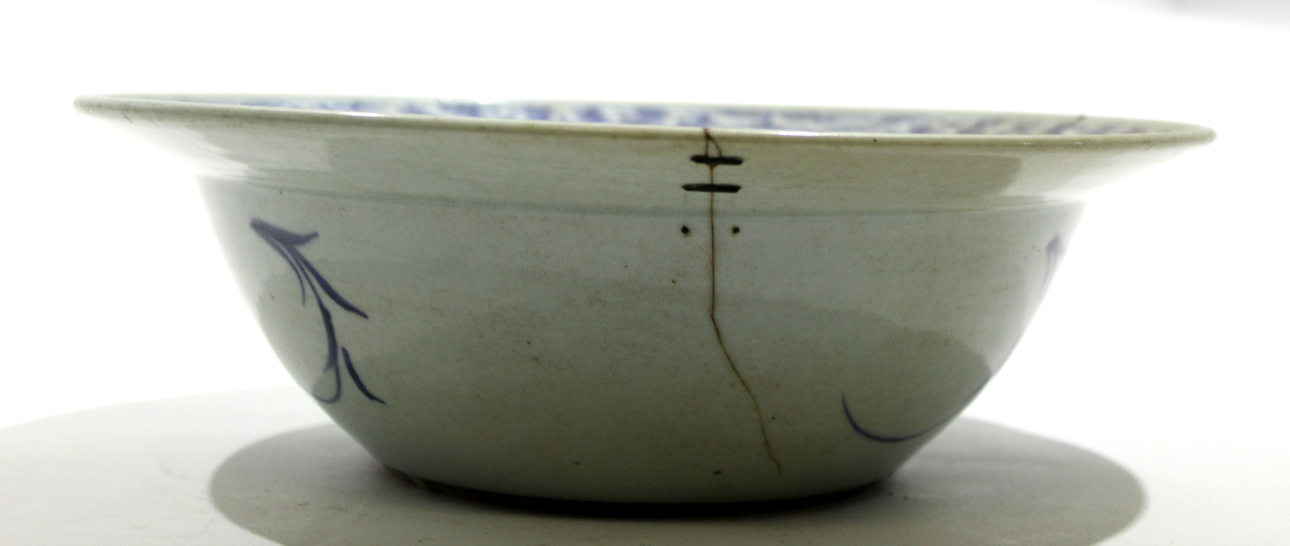 Ming style bowl, decorated in typical fashion with sale label for Philips Lot No 284 Sale No 1694, - Image 5 of 8