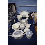 Susie Cooper design for Wedgwood part tea set, 15 pieces in total