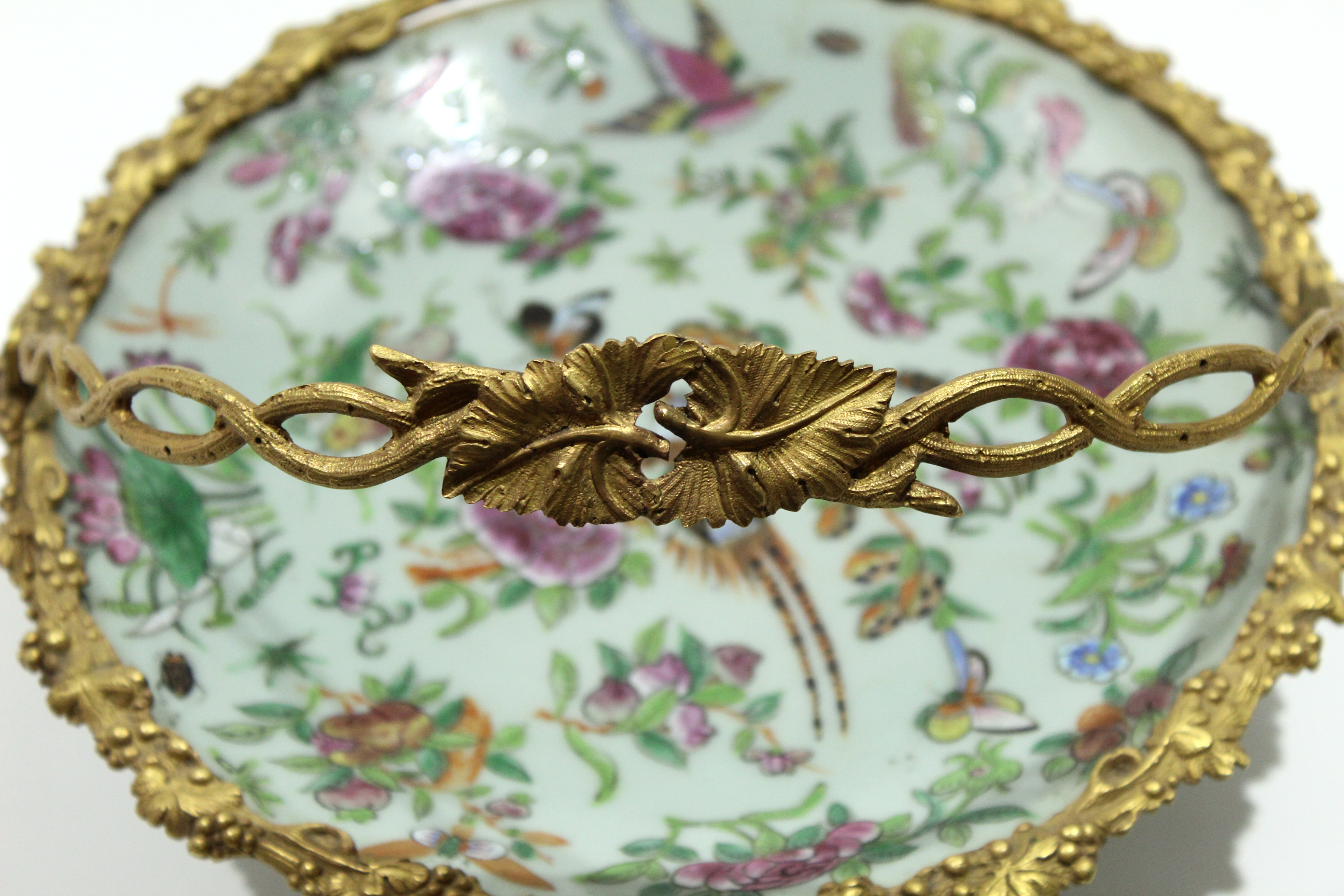 Late 19th century Canton plate with gilded metal mounts and handle, 27cm diam - Image 5 of 9
