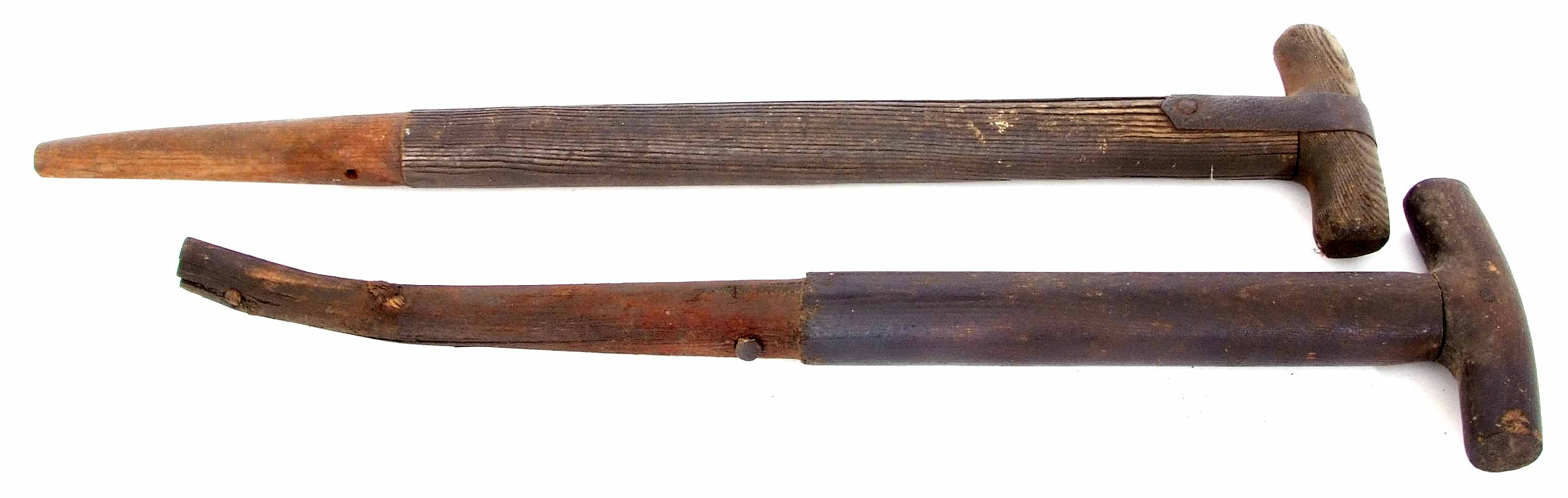 Railway Tools: Two 60 cm wooden shovel handles blackened through use but with no railway markings - Image 3 of 5