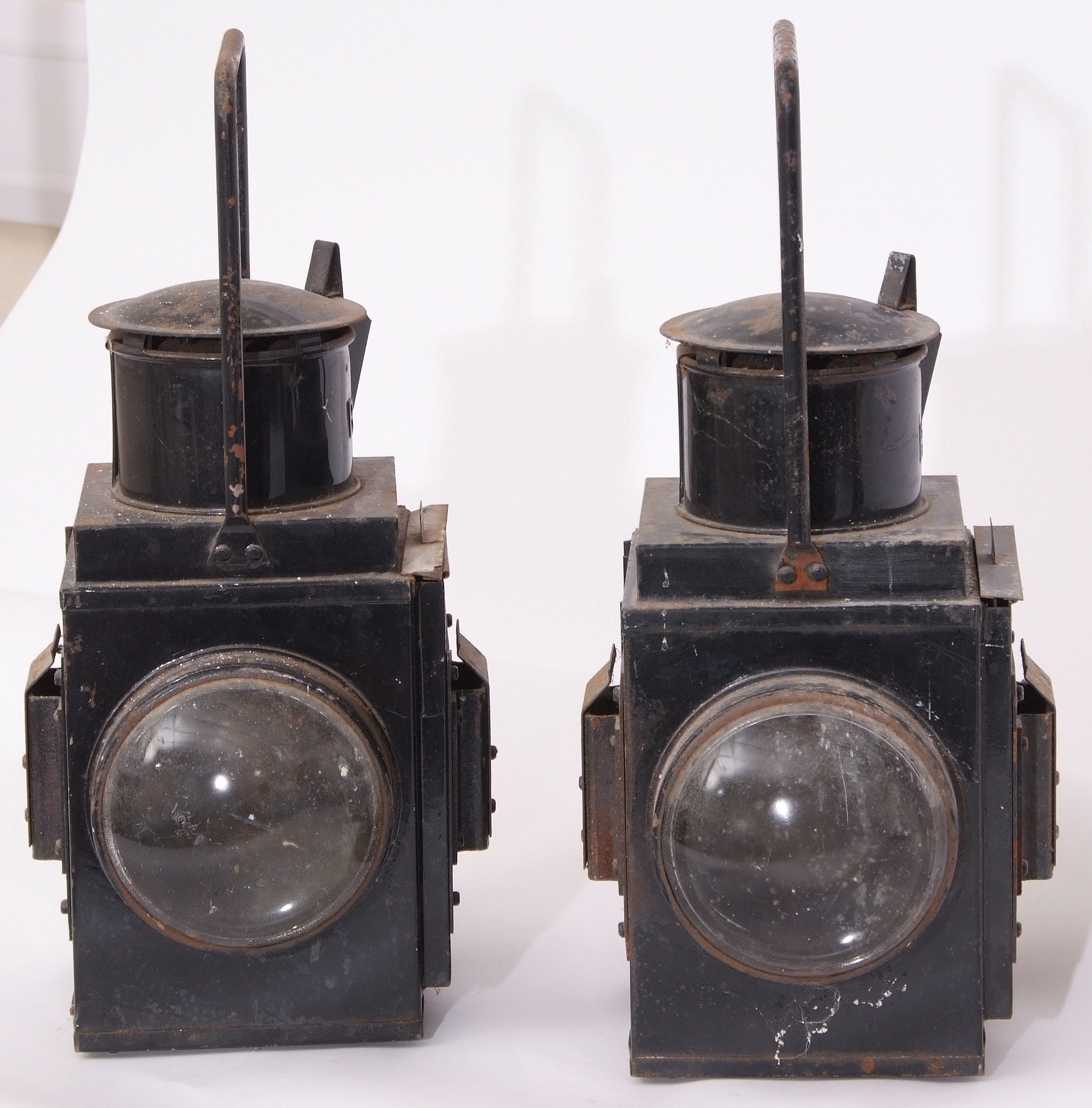 Railway Lamps: Pair of black BR 2-aspect lamps 46cm high, each with 2 x clear bullseye lenses. - Image 2 of 2