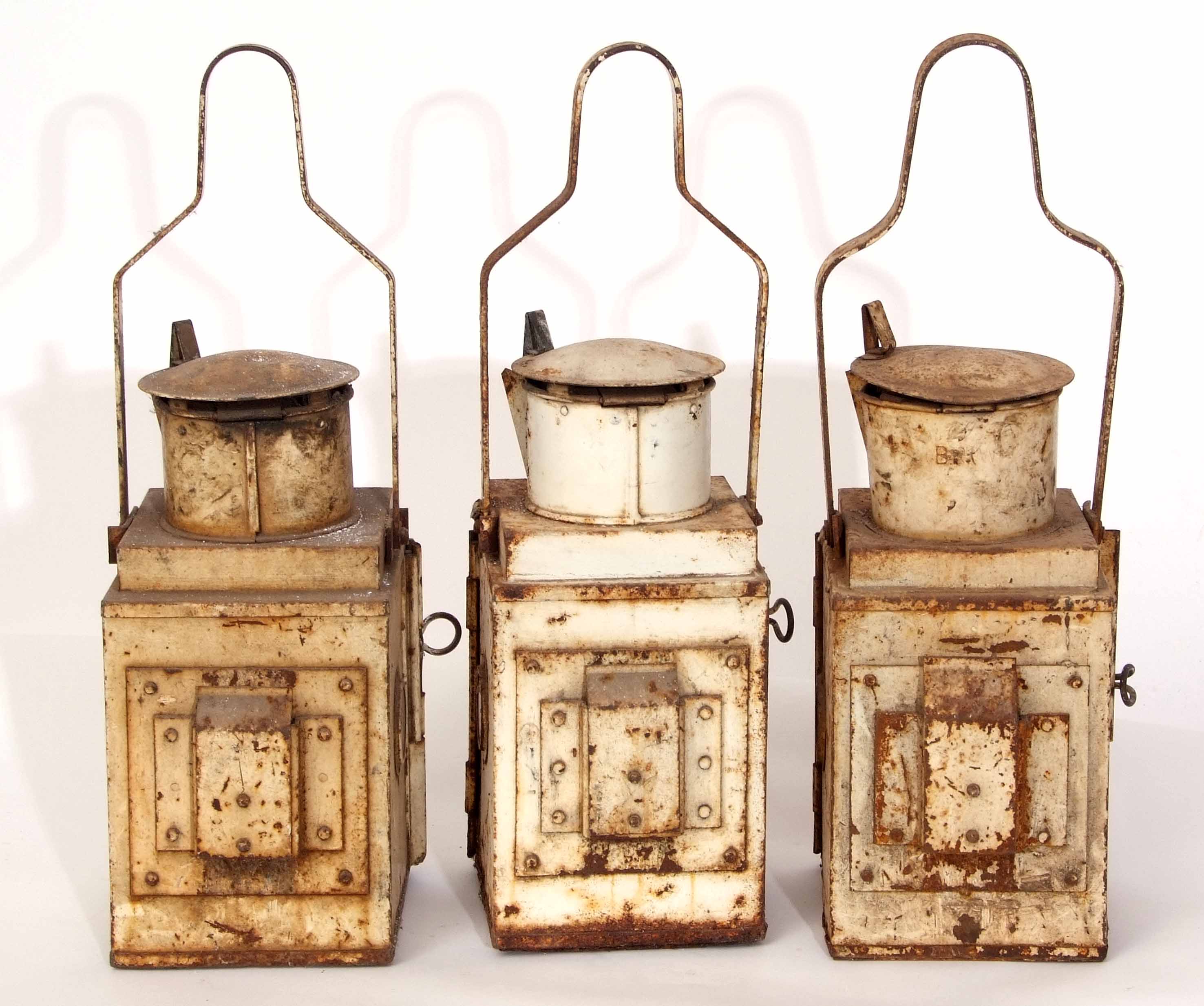 Railway Lamps: Three standard white BR stop/tail lamps 52cm high. Very dirty and rusty but all - Image 3 of 4