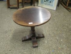 Small circular oak occasional Table, 49cm dia