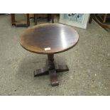 Small circular oak occasional Table, 49cm dia