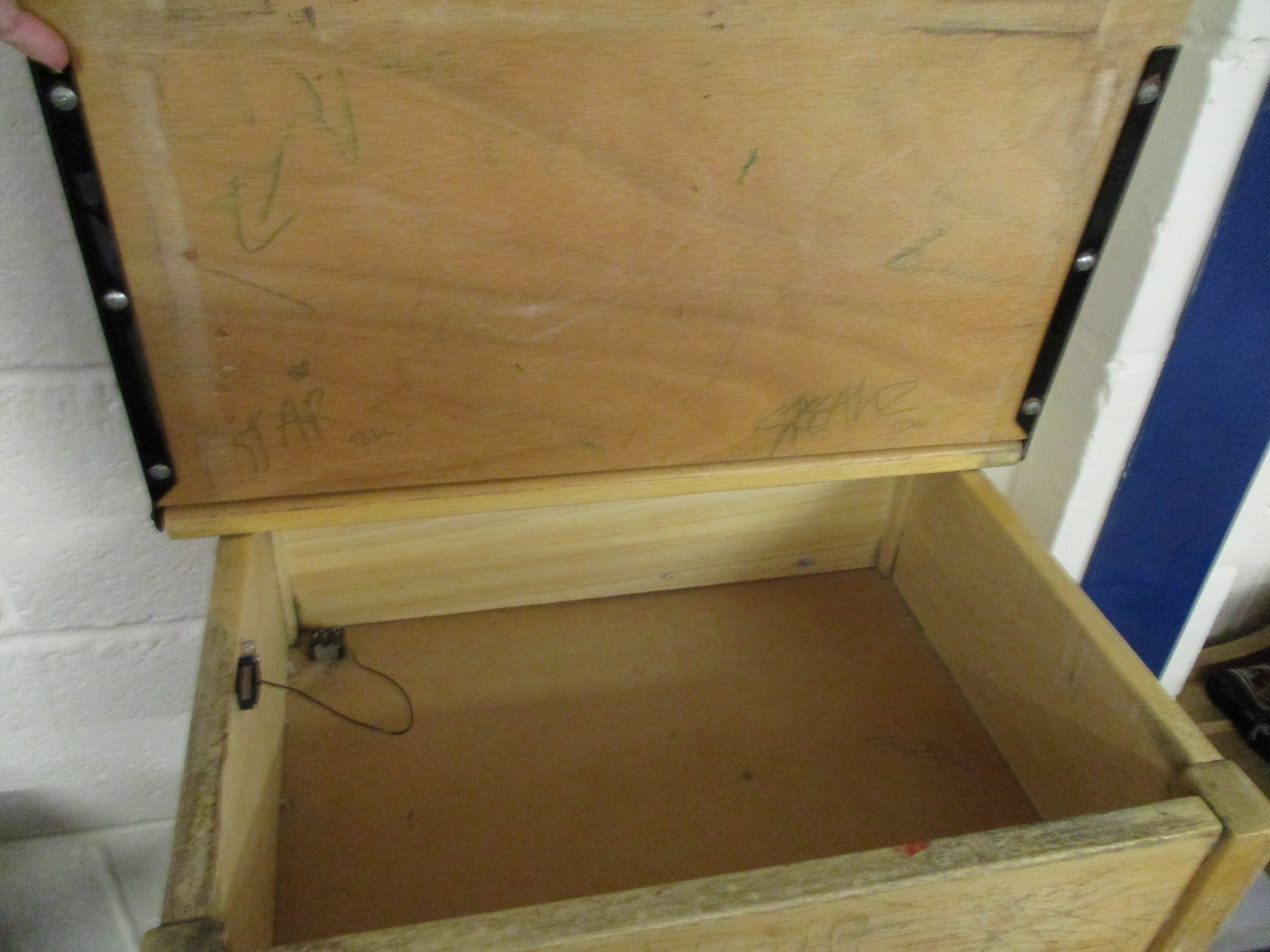 Beechwood single lift-up vintage School Desk, width 61cm - Image 3 of 4