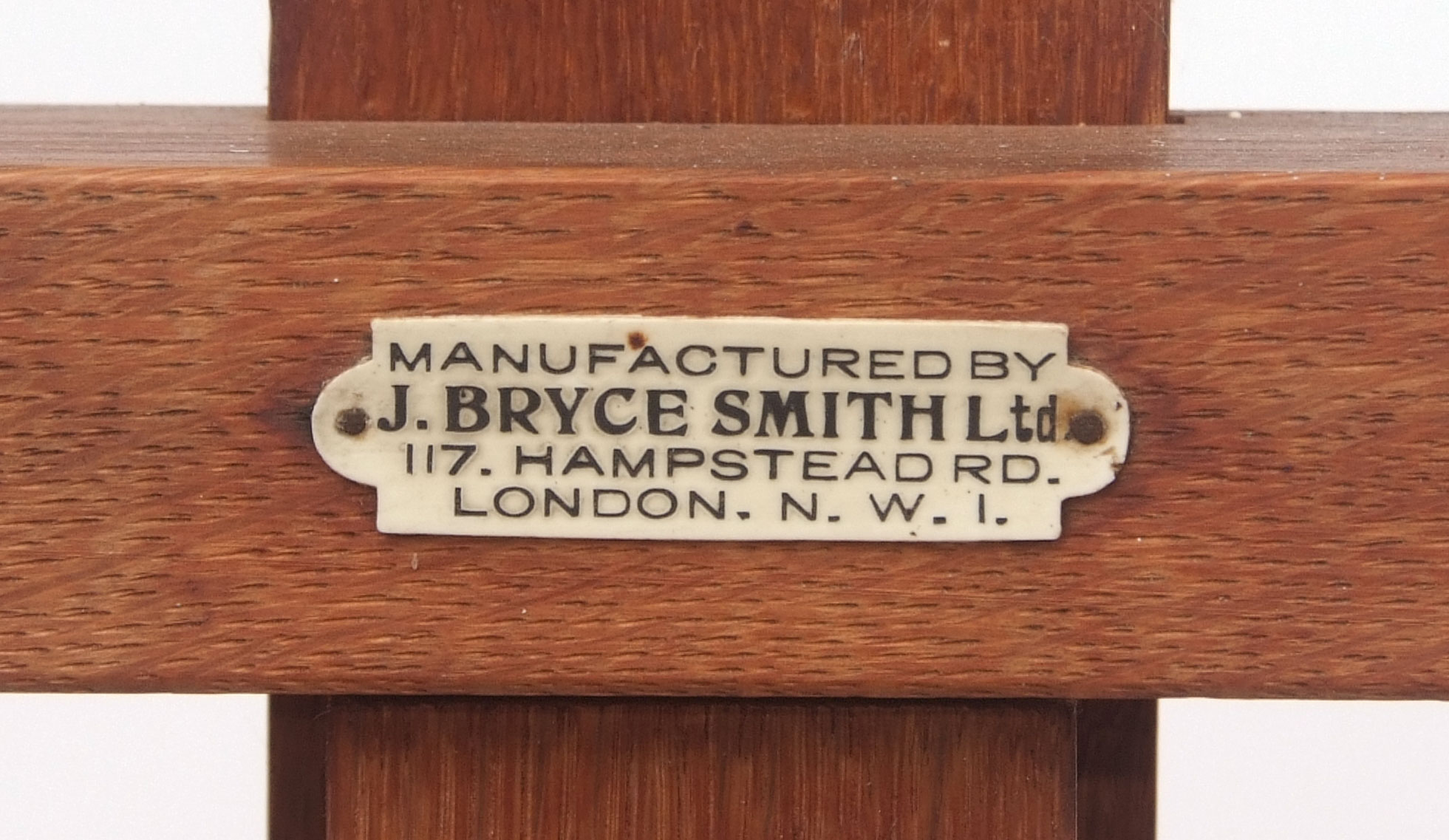 An Artists easel manufactured by J Bryce Smith Ltd - Image 2 of 2