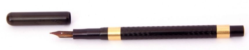 Mabie Todd "The Swan Pen" having two 18ct stamped polished bands, the nib with Mabie Todd & Co, N.Y.