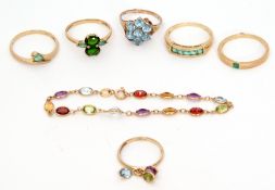 Mixed Lot: six modern 9ct gold dress rings, together with a 9ct gold and paste set ankle bracelet,