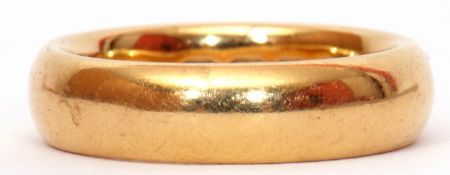 18ct gold wedding ring, plain polished design, London 1959, 7.3gms, size J