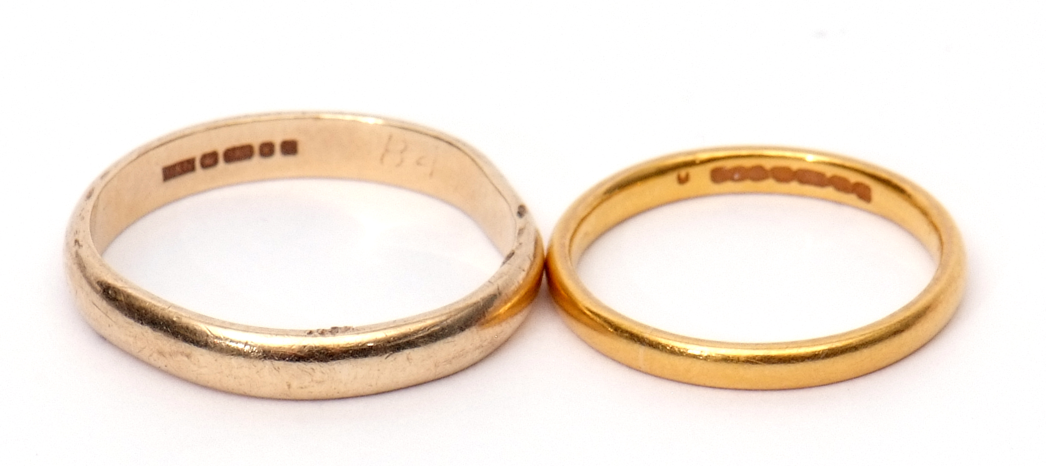 Mixed Lot: 22ct gold wedding ring, Birmingham 1925, 3.1gms, size N/O, together with a 9ct gold - Image 4 of 5