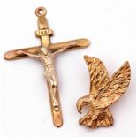Mixed Lot: modern 9ct gold eagle pendant, together with a yellow metal cruciform pendant (unmarked),