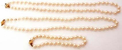 Mixed Lot: two cultured pearl necklaces, a single row of uniform beads, 6mm diam, together with a