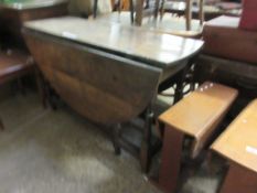 EARLY 18TH CENTURY OAK DROP LEAF GATE LEG TABLE