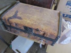 COLLECTION OF THREE VARIOUS VINTAGE SUITCASES, LARGEST LENGTH APPROX 64CM