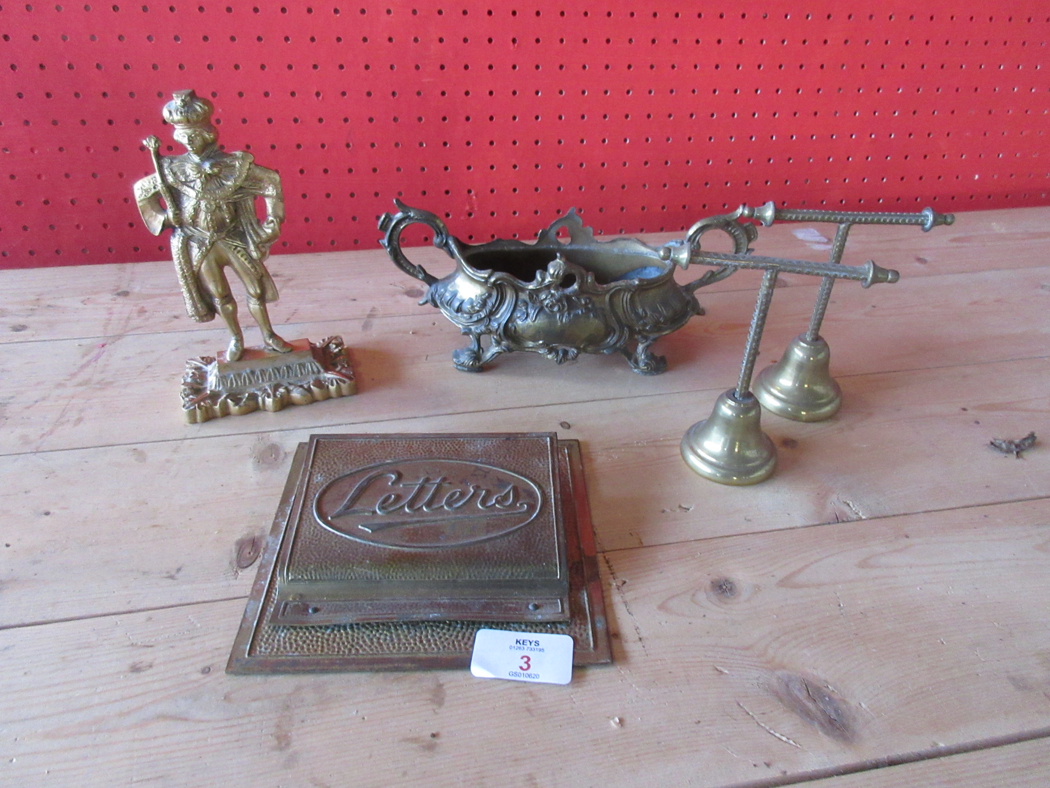 QUANTITY OF VARIOUS BRASS ITEMS INCLUDING EARLY 20TH CENTURY ORNATE DESK TIDY, LETTER RACK ETC