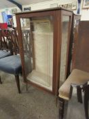 SMALL MID-20TH CENTURY GLAZED DISPLAY CABINET, WIDTH APPROX 58CM