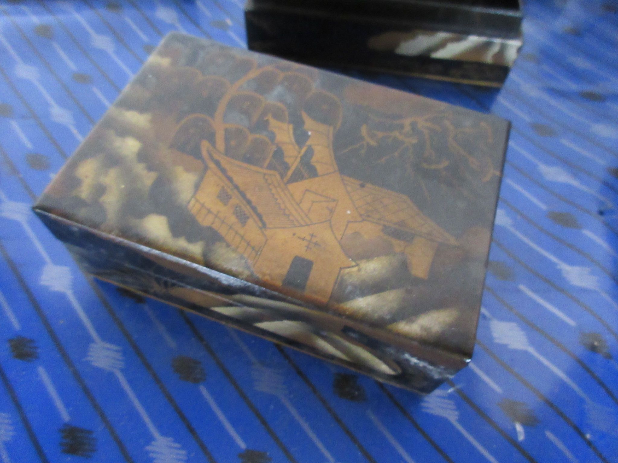 THREE SMALL ORIENTAL WOODEN TRINKET BOXES, EACH WITH PAINTED DECORATION ON A JAPANNED GROUND, - Image 4 of 5