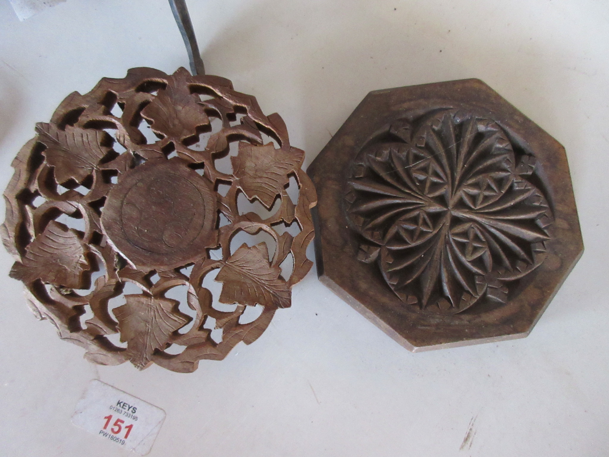 VINTAGE FLAT IRON TOGETHER WITH A QUANTITY OF VARIOUS TRIVETS, TWO WOODEN CARVED AND TWO METAL - Image 2 of 4