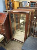 SMALL MID-20TH CENTURY GLAZED DISPLAY CABINET, WIDTH APPROX 55CM