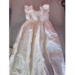 EARLY 20TH CENTURY CHRISTENING DRESS, TOGETHER WITH A QUANTITY OF VARIOUS LOPHAM LINENS