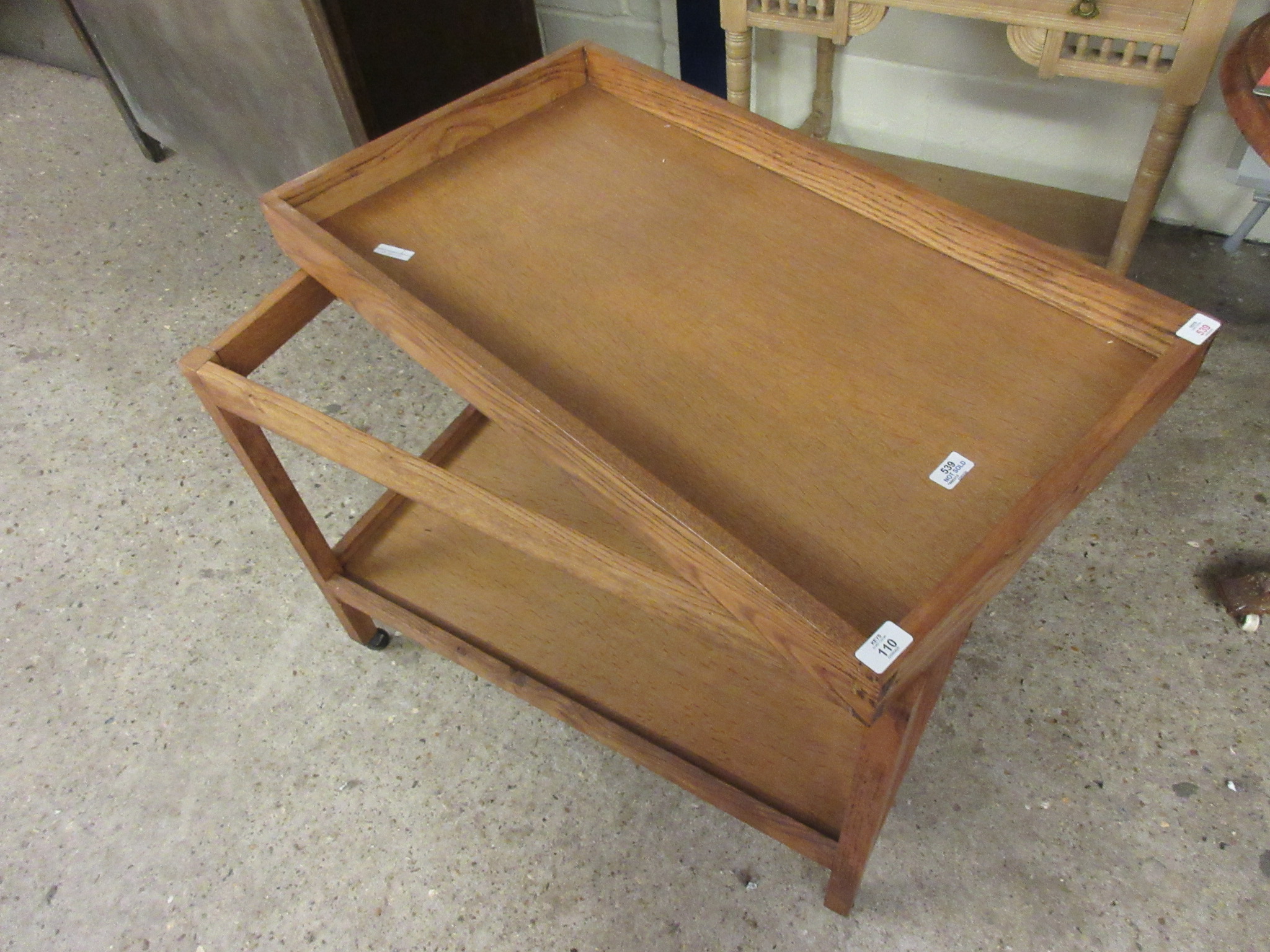 OAK FRAMED TRAY TOP TWO-TIER TABLE - Image 3 of 3