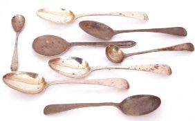 Mixed Lot: three George III tea spoons, Old English pattern, London 1800, maker's mark WWS, together