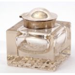 Large George V cuboid hobnail cut desk inkwell with spot hammered plain silver hinged lid (repair to