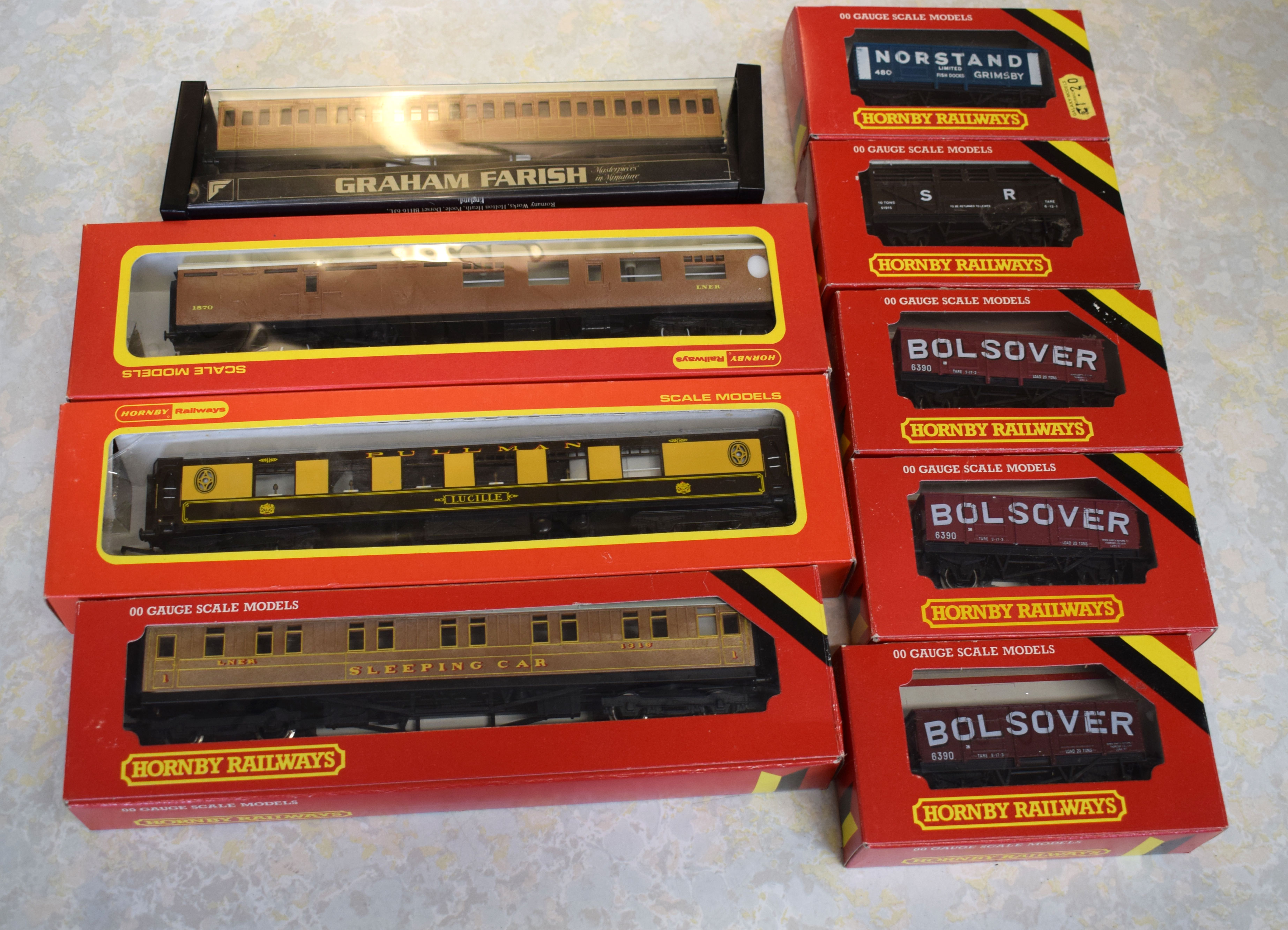 Box containing 00 gauge rolling stock boxed and in very good condition as follows: 3 x LNER coaches: