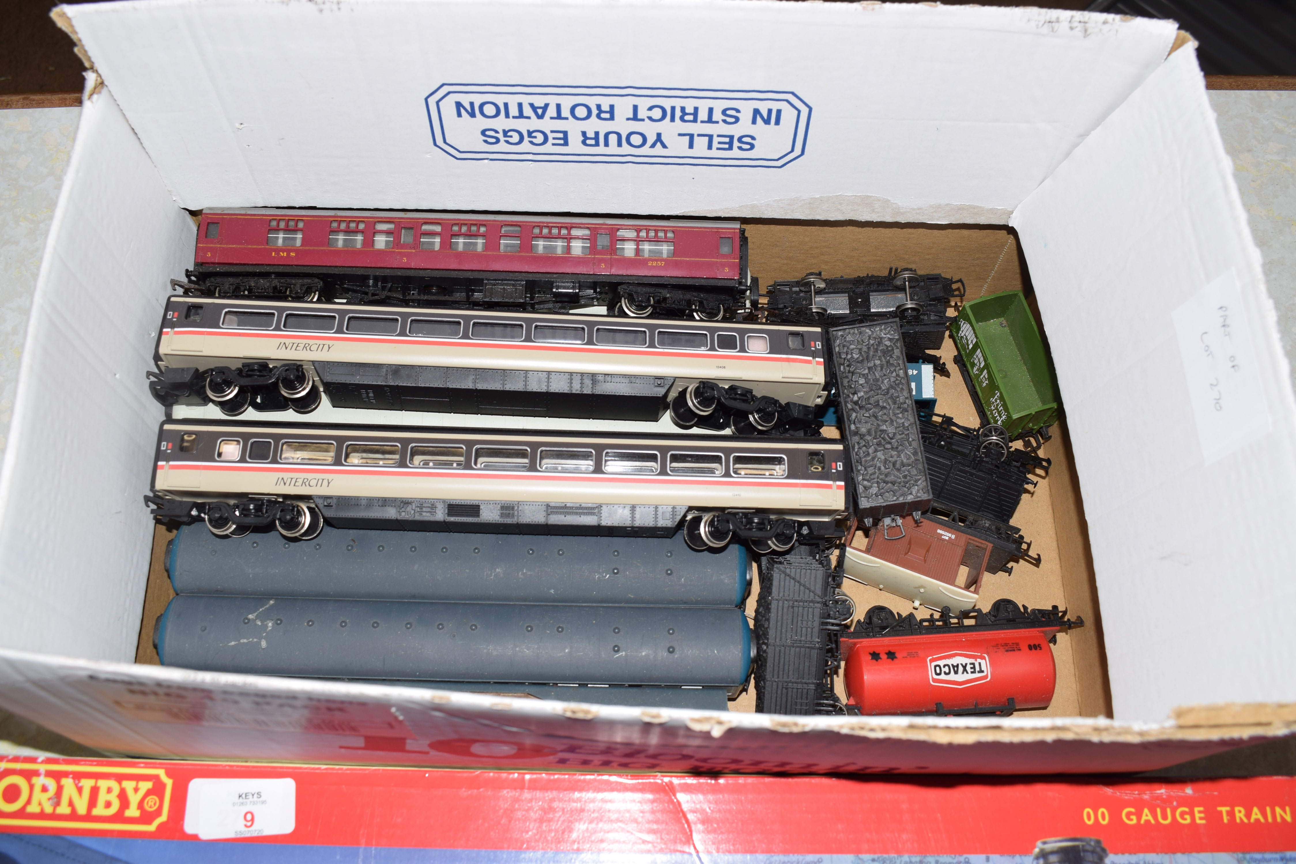 Quantity of railway items including a Hornby Eastern Valley Express 00 gauge set, box containing - Image 3 of 3