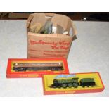 Box of miscellaneous 00 gauge railway items including: 6 x boxed Airfix kits: 3 locos and 1 pair