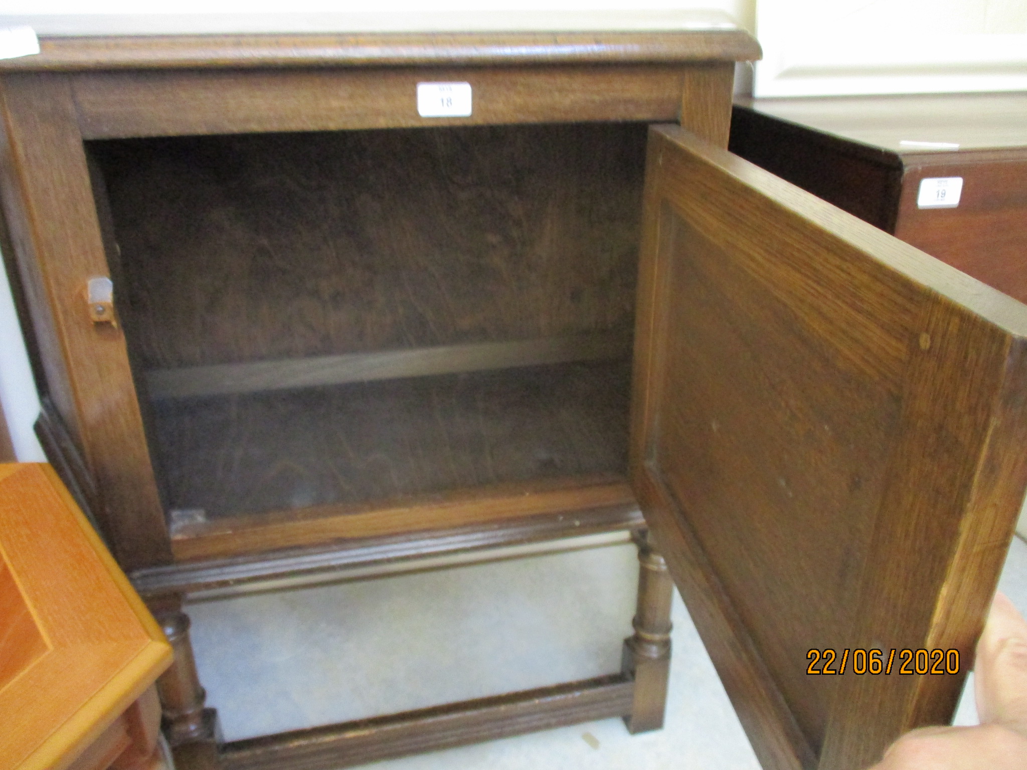 CARVED JOINTED POT CUPBOARD, WIDTH APPROX 80CM - Image 3 of 3