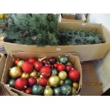 LARGE QUANTITY OF GOOD QUALITY CHRISTMAS BAUBLES AND AN ARTIFICIAL CHRISTMAS TREE