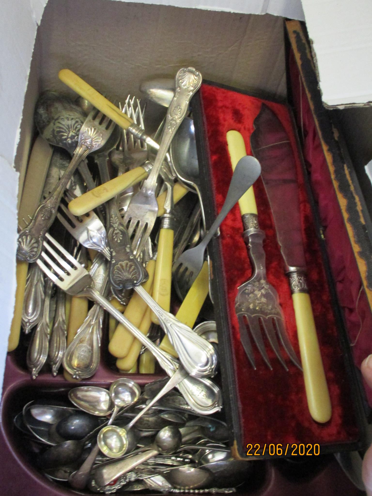 BOX CONTAINING GOOD QUANTITY OF VARIOUS BONE HANDLED AND SILVER PLATED CUTLERY