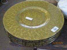 QUANTITY OF GLASS DINNER PLATES, EACH DIAM APPROX 35CM