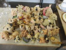 QUANTITY OF RESIN FIGURES OF COMIC PIGS