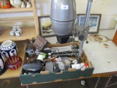 BOX OF VARIOUS PHOTOGRAPHIC EQUIPMENT INCLUDING A VINTAGE GNOME “BETA II” ENLARGER, ENSIGN FOLDING