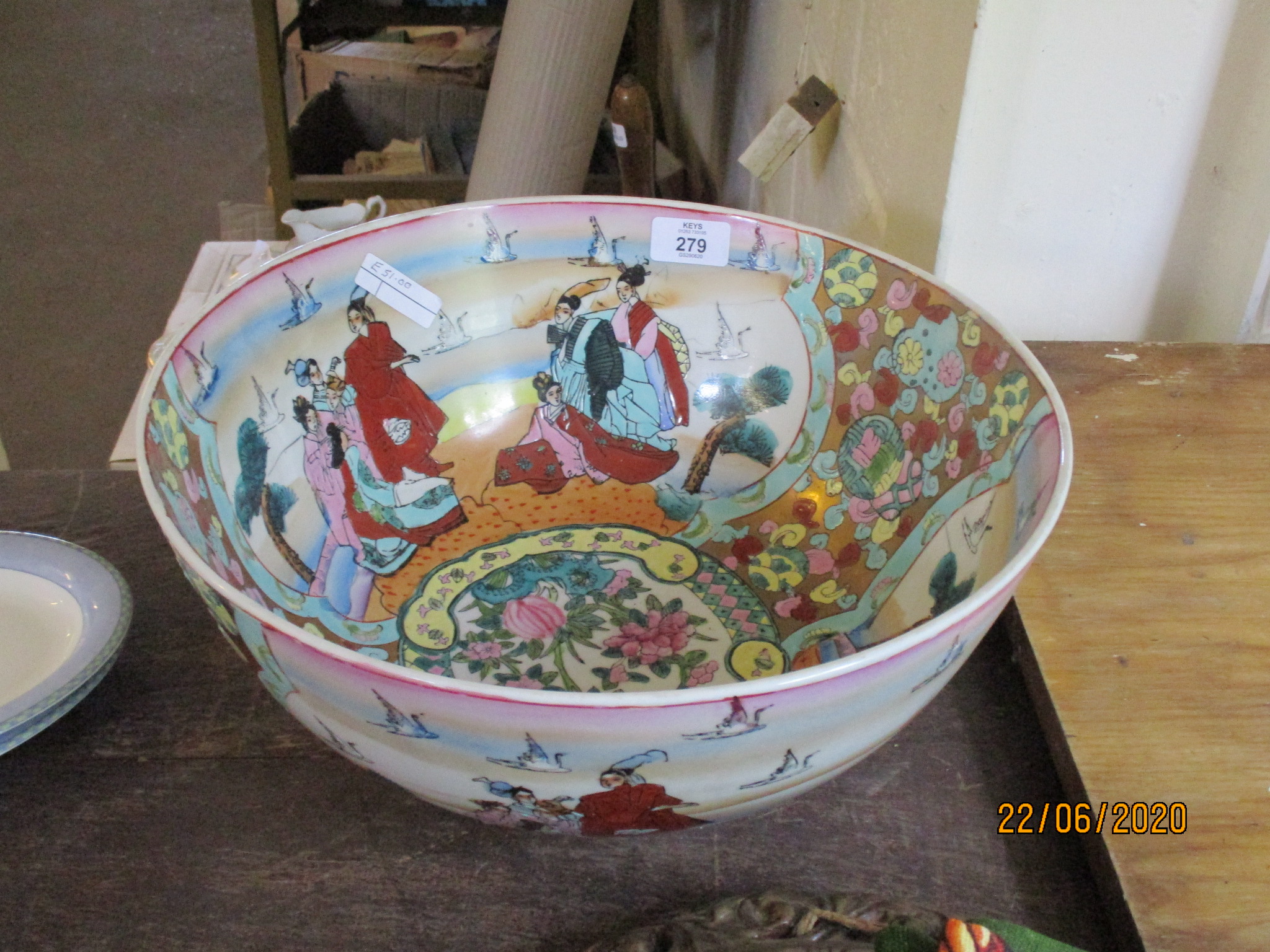 LARGE AND IMPRESSIVE STONEWARE CHINESE DECORATED BOWL, DIAM APPROX 35CM