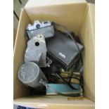 BOX CONTAINING VARIOUS CAMERA AND PHOTOGRAPHY RELATED ITEMS INCLUDING A MINOLTA SUPER8 CINE