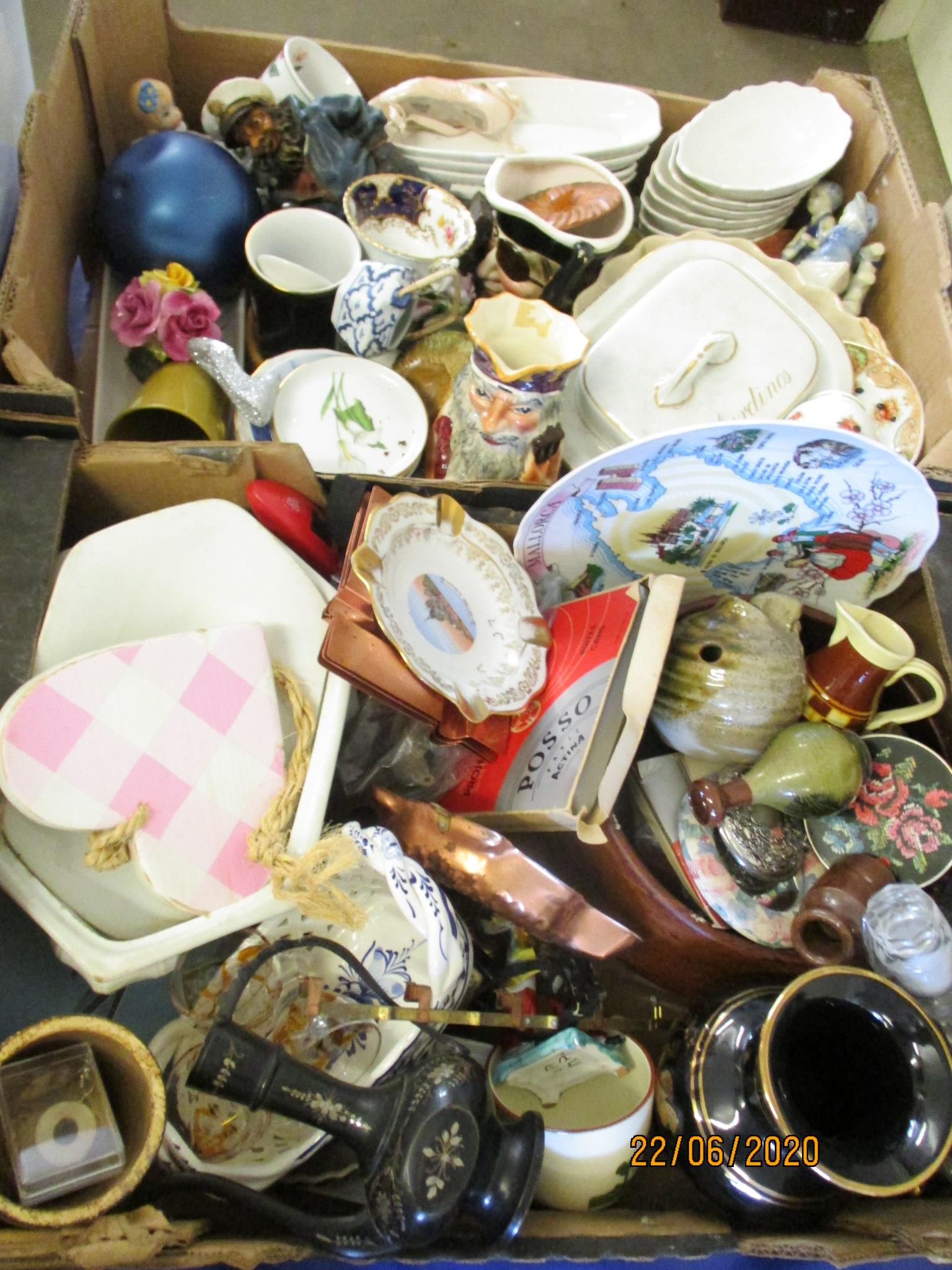 TWO BOXES OF HOUSEHOLD CLEARANCE ITEMS INCLUDING VARIOUS SAUCERS, PLATES ETC