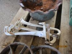 FOUR VINTAGE METAL SINK BRACKETS