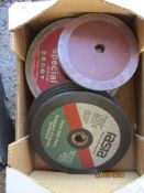 BOX CONTAINING VARIOUS CUTTING DISCS