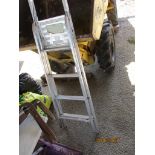 SMALL ALUMINIUM STEP LADDER