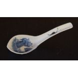 Chinese porcelain rice spoon with blue and white decoration of Chinese figures