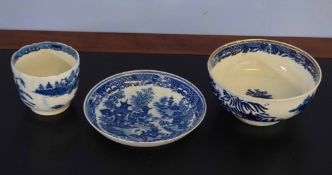 Large Worcester slop bowl together with a saucer dish and a Caughley sucrier (3)