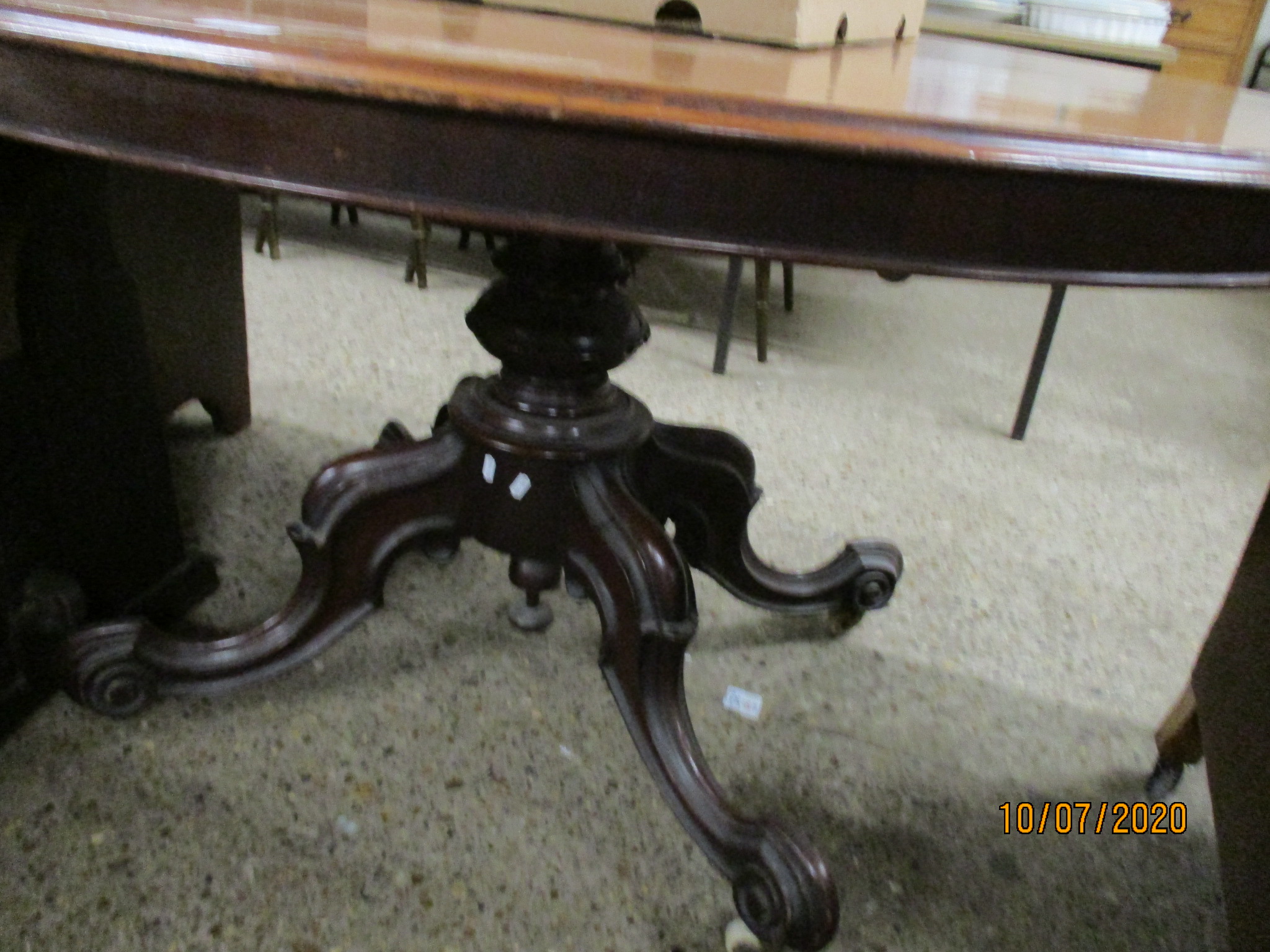VICTORIAN DINING OR LOO TABLE - Image 3 of 3