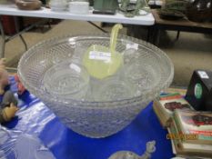 MODERN GLASS PUNCH BOWL AND DRINKING CUPS, OTHER DRINKING GLASSES, TAZZA ETC