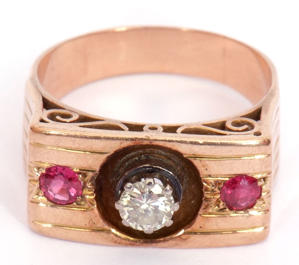 Diamond and ruby ring featuring a round brilliant cut diamond, 0.33ct approx, multi-claw set and - Image 5 of 5