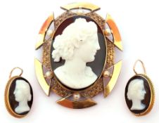 Mixed Lot: Victorian hard stone cameo brooch set with a cameo of a Bacchanalian lady, carved in high