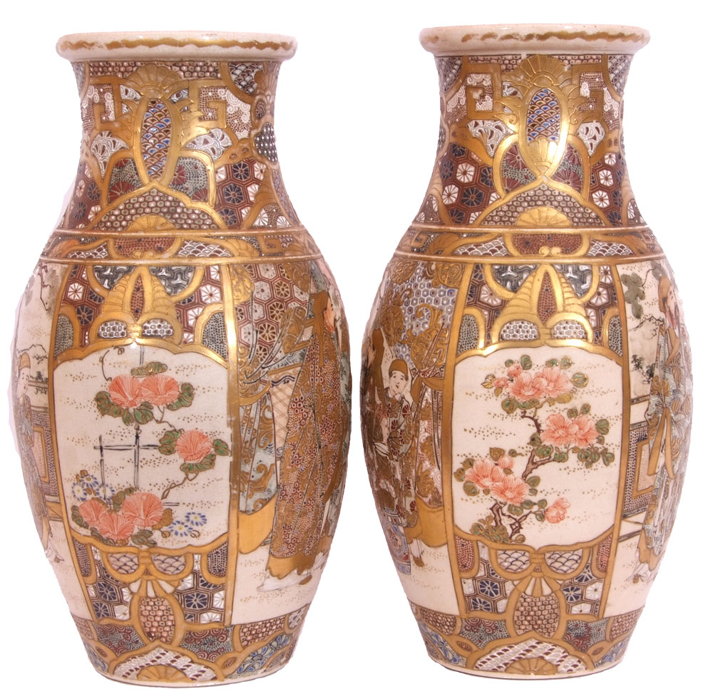 Pair of late 19th century Japanese Satsuma vases with typical decoration in gilt and polychrome of - Image 4 of 5